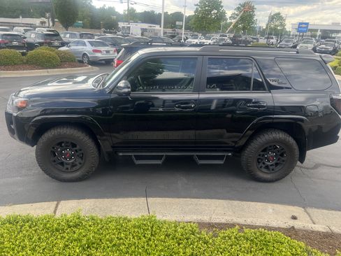 Used 2024 Toyota 4Runner TRD Off-Road Premium w/ Moonroof Package AWD/4WD image 9