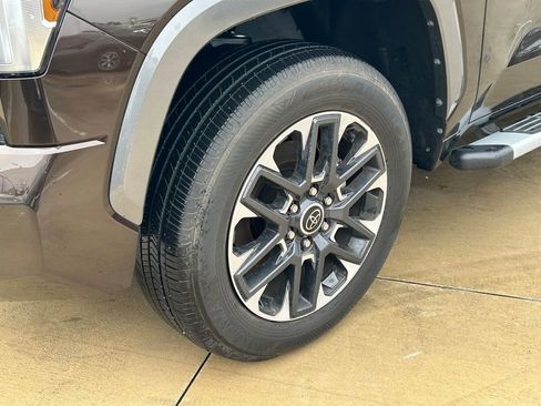 Used 2023 Toyota Tundra Limited w/ Power Package image 9