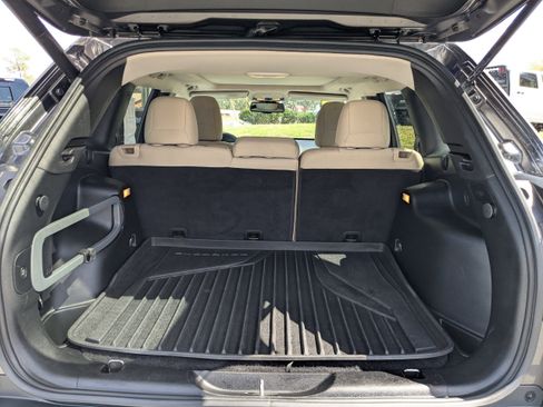 Used 2015 Jeep Cherokee Latitude w/ Comfort/Convenience Group image 12