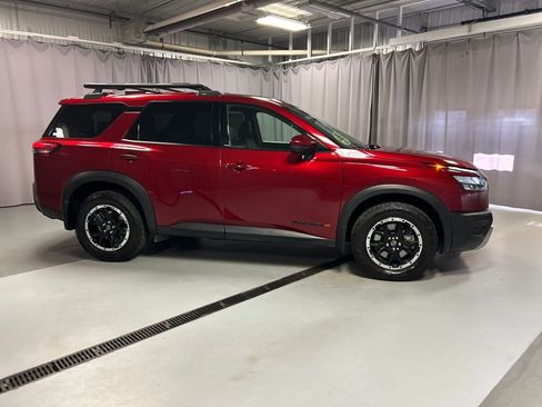 Used 2024 Nissan Pathfinder Rock Creek AWD/4WD image 8