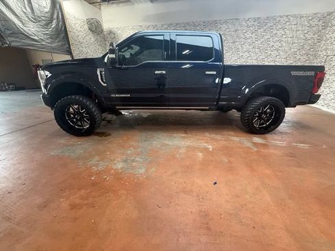 Used 2022 Ford F350 Platinum w/ Tremor Off-Road Package AWD/4WD image 4