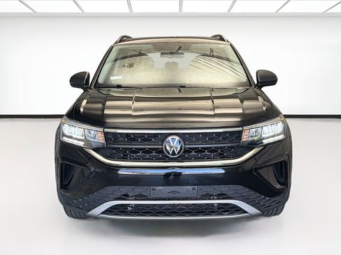 Used 2022 Volkswagen Taos S image 2