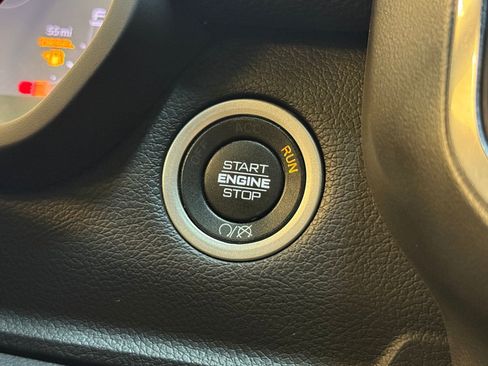 Used 2024 RAM 2500 Laramie w/ Night Edition image 36