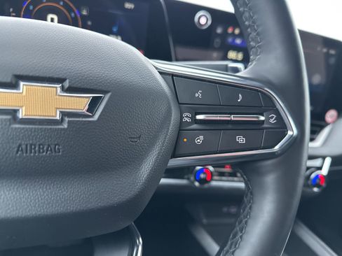 Used 2025 Chevrolet Equinox LT w/ Convenience Package II image 30