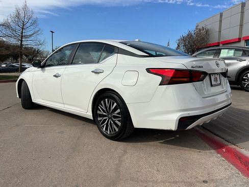 Used 2025 Nissan Altima 2.5 SV image 8