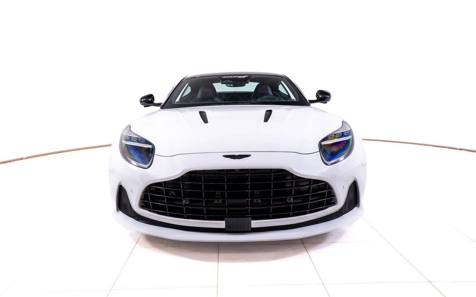 Used 2025 Aston Martin DB12 Coupe RWD image 8