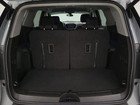 Used 2023 GMC Acadia SLE w/ Driver Convenience Package FWD image 9