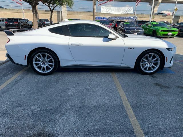 Used 2024 Ford Mustang GT Premium RWD image 5