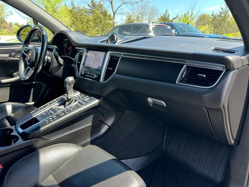 Used 2017 Porsche Macan AWD/4WD image 12