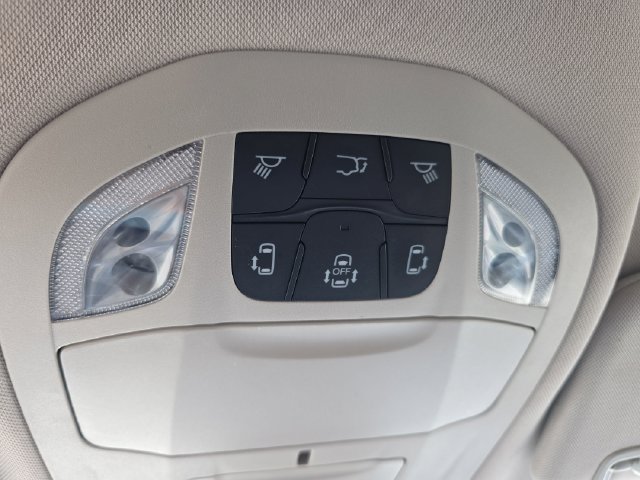 Used 2023 Chrysler Voyager LX FWD image 25