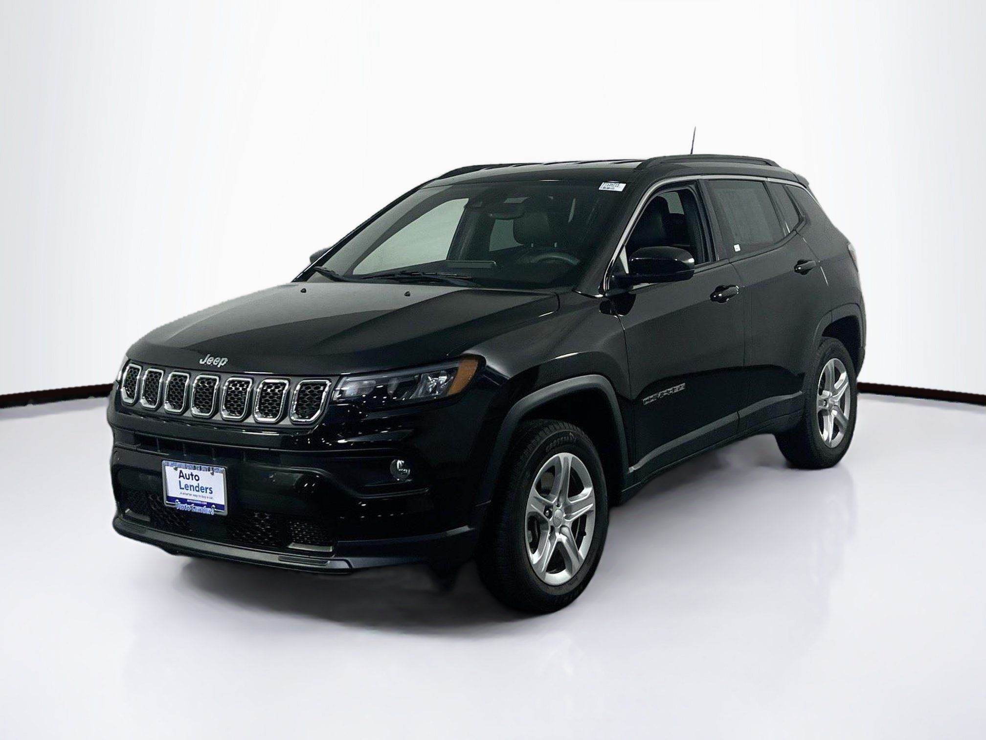 Used 2023 Jeep Compass Latitude w/ Convenience Group AWD/4WD image 1
