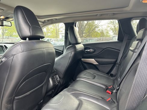 Used 2018 Jeep Cherokee High Altitude w/ Luxury Group AWD/4WD image 11