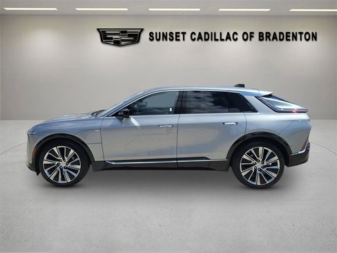 Certified 2025 Cadillac Lyriq Luxury w/ LPO, Floor Liner Package image 7