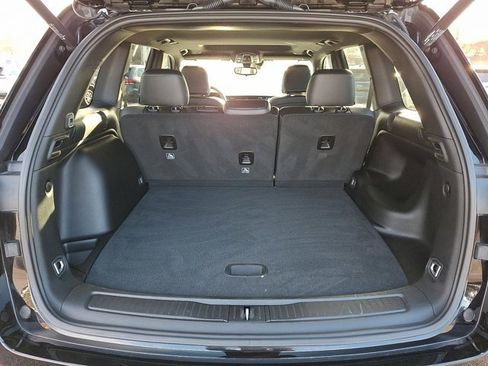 Certified 2024 Jeep Grand Cherokee Altitude image 33