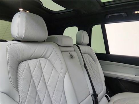 Used 2023 BMW X7 xDrive40i w/ M Sport Package image 26