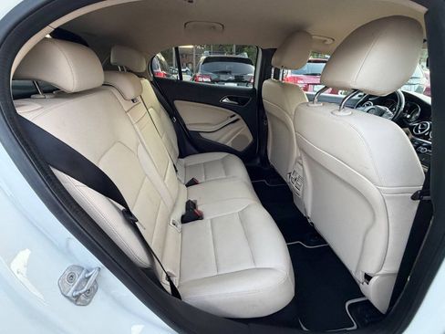 Used 2015 Mercedes-Benz GLA 250 4MATIC image 13