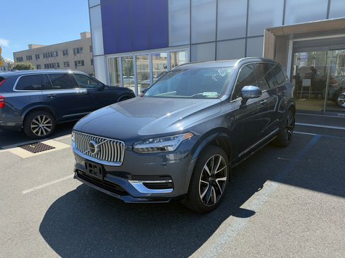 Certified 2022 Volvo XC90 T8 Inscription Expression w/ Advanced Package image 3