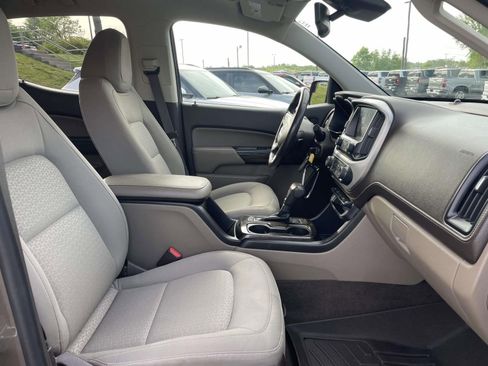 Used 2017 GMC Canyon SLE w/ SLE Convenience Package image 12