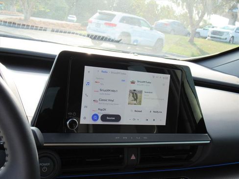 Used 2025 Toyota Prius XLE image 21