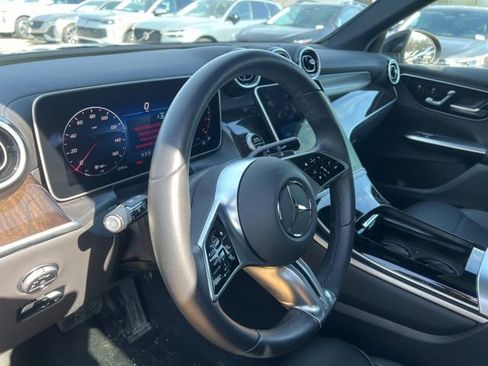 Used 2025 Mercedes-Benz GLC 300 4MATIC image 12