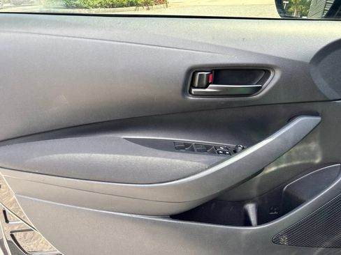 Used 2023 Toyota Corolla LE FWD image 11
