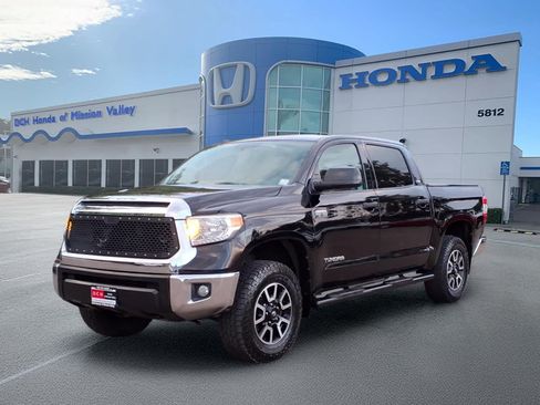 Used 2015 Toyota Tundra SR5 w/ SR5 Upgrade Package AWD/4WD image 1