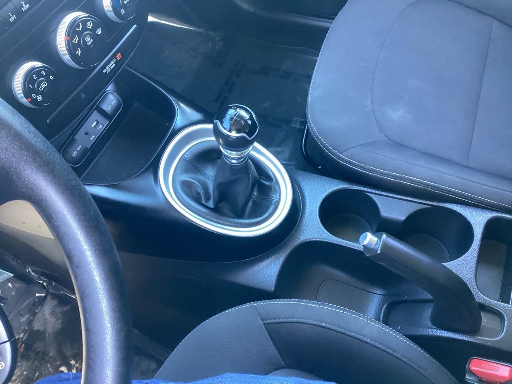Used 2016 Kia Soul FWD image 25