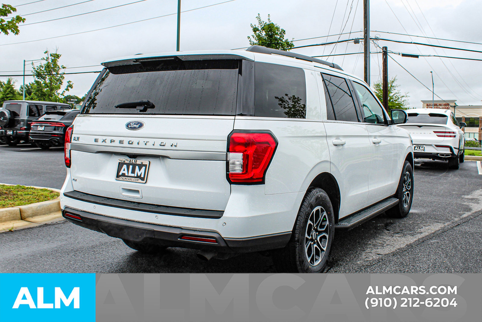 Used 2024 Ford Expedition XLT RWD image 5