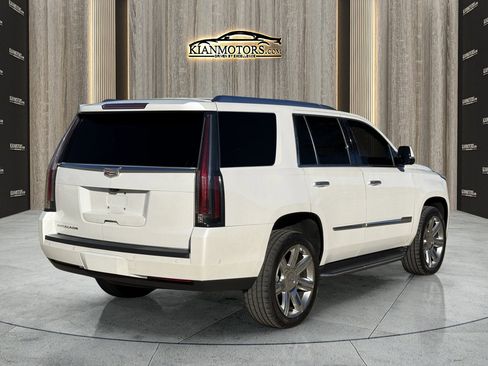 Used 2018 Cadillac Escalade Premium Luxury image 7