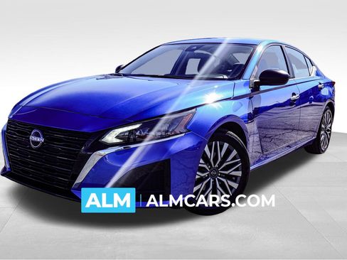 Used 2025 Nissan Altima 2.5 SV image 1