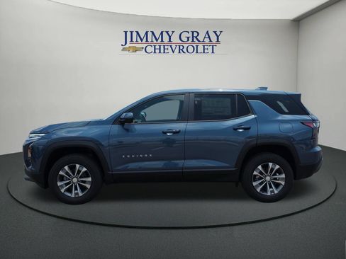 New 2026 Chevrolet Equinox LT w/ Convenience Package II FWD image 2