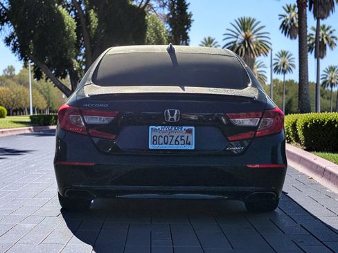 Used 2018 Honda Accord Sport image 5