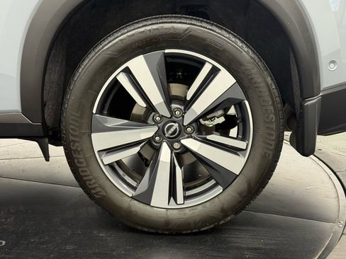 Used 2023 Nissan Rogue SL w/ SL Premium Package image 13