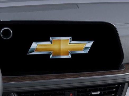 New 2025 Chevrolet Suburban Premier image 20