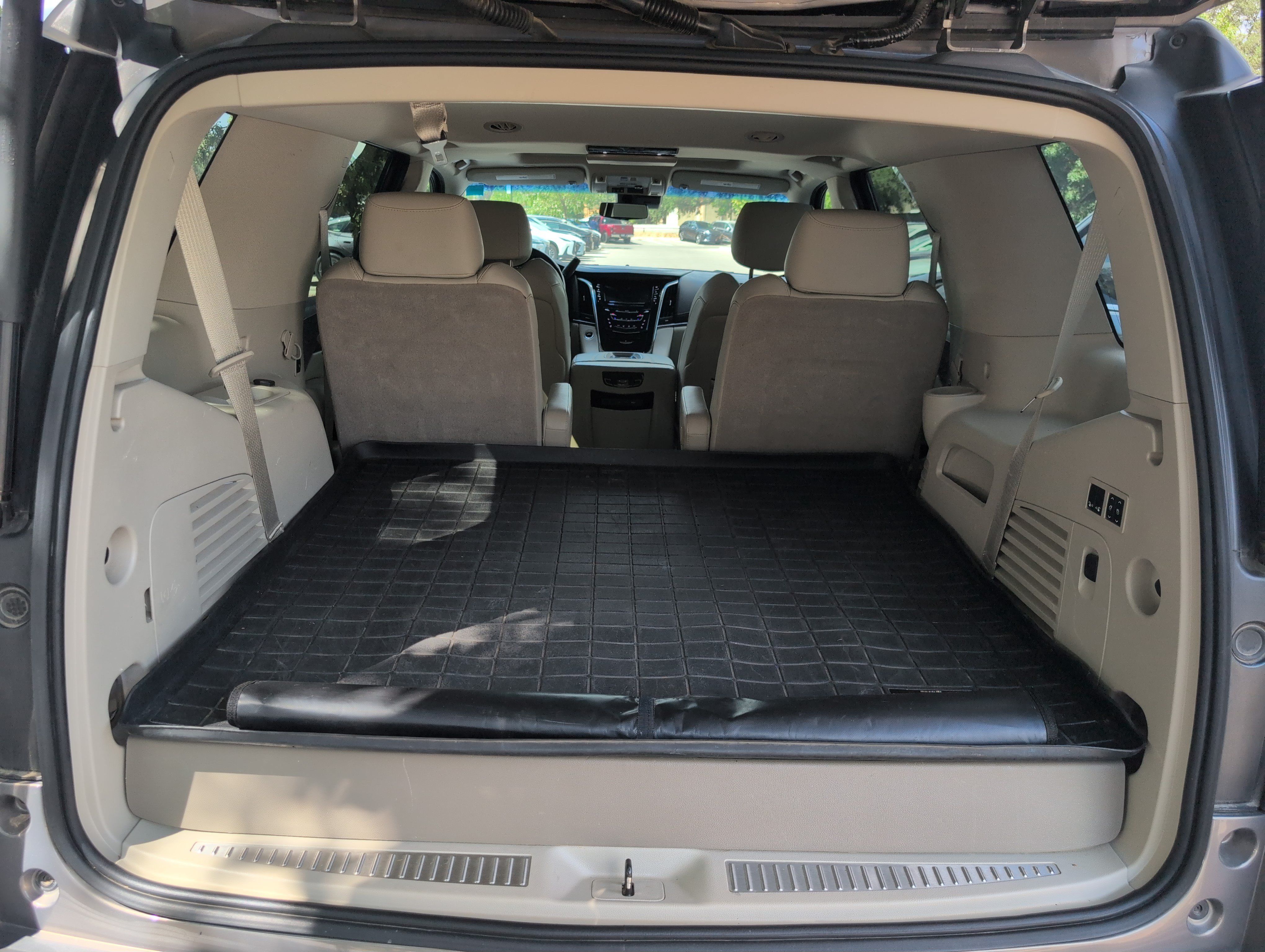 Used 2019 Cadillac Escalade Luxury RWD image 10