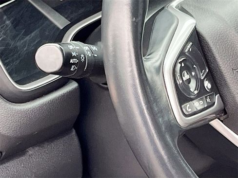 Used 2020 Honda CR-V Touring image 10