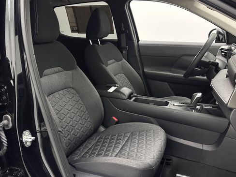 Used 2025 Nissan Kicks SV w/ Charging Package FWD image 33