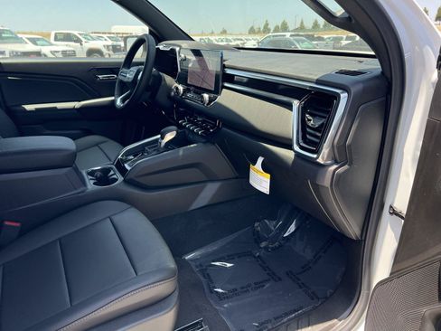 New 2026 GMC Canyon Elevation w/ Convenience Package RWD image 28