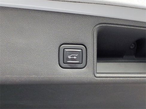 Certified 2020 GMC Terrain SLT w/ Preferred Package image 15