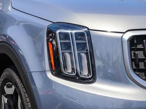 Used 2023 Kia Telluride EX w/ EX Captain's Chair Package FWD image 10