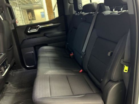 Used 2023 GMC Sierra 1500 Elevation w/ Preferred Package AWD/4WD image 4