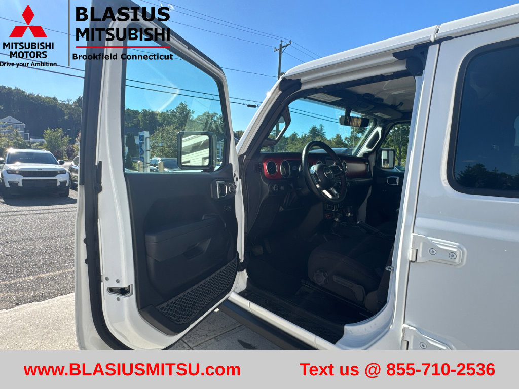 Used 2023 Jeep Gladiator Rubicon w/ Cold Weather Group AWD/4WD image 13