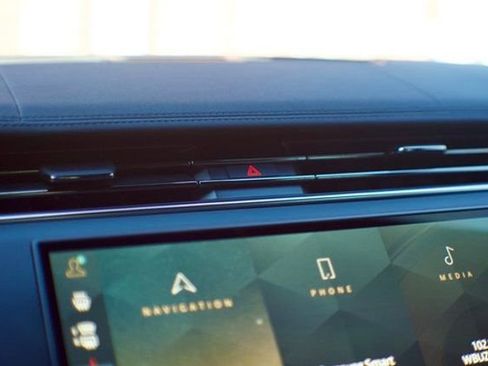 Used 2024 Land Rover Range Rover Sport SE image 26