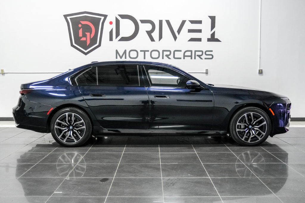 Used 2024 BMW i7 xDrive60 AWD/4WD image 8