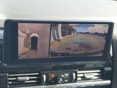 New 2026 Nissan Pathfinder SL w/ SL Premium Package image 9