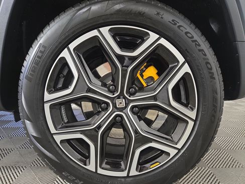Used 2022 Rivian R1S Launch Edition Quad AWD/4WD image 10