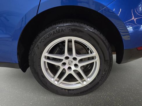 Used 2017 Porsche Macan AWD/4WD image 36