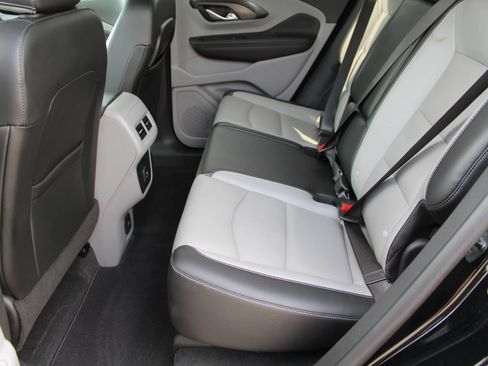 Used 2022 GMC Terrain SLT w/ Infotainment Package II FWD image 11