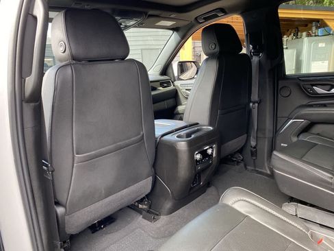 Used 2022 GMC Yukon XL Denali AWD/4WD image 15