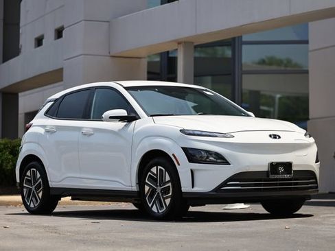 Used 2023 Hyundai Kona SE FWD image 1